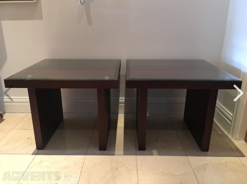 2 Side tables