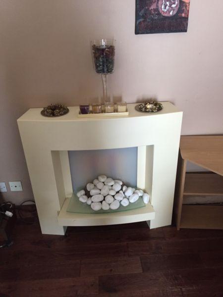 Electric decorative fireplace