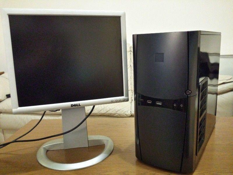 Gaming PC with 17'' monitor