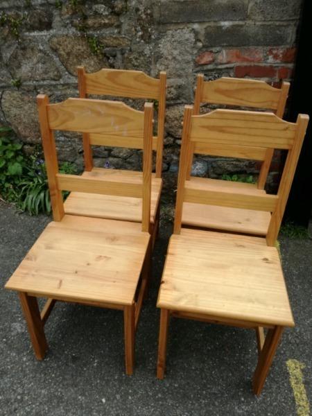 4 country style chairs with table