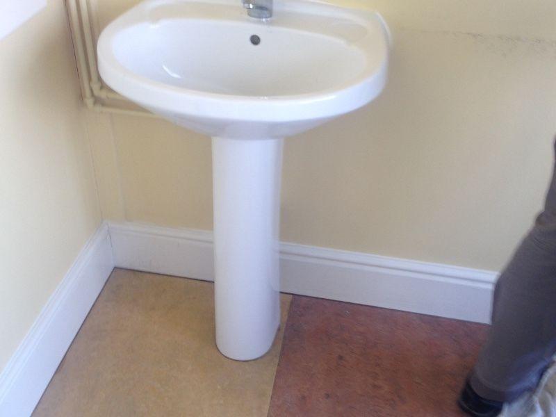 Bathroom sink, stand and mixer tap , for sale