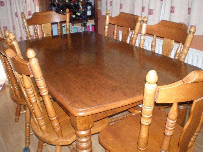 Kitchen/Dining Table & 6 Chairs