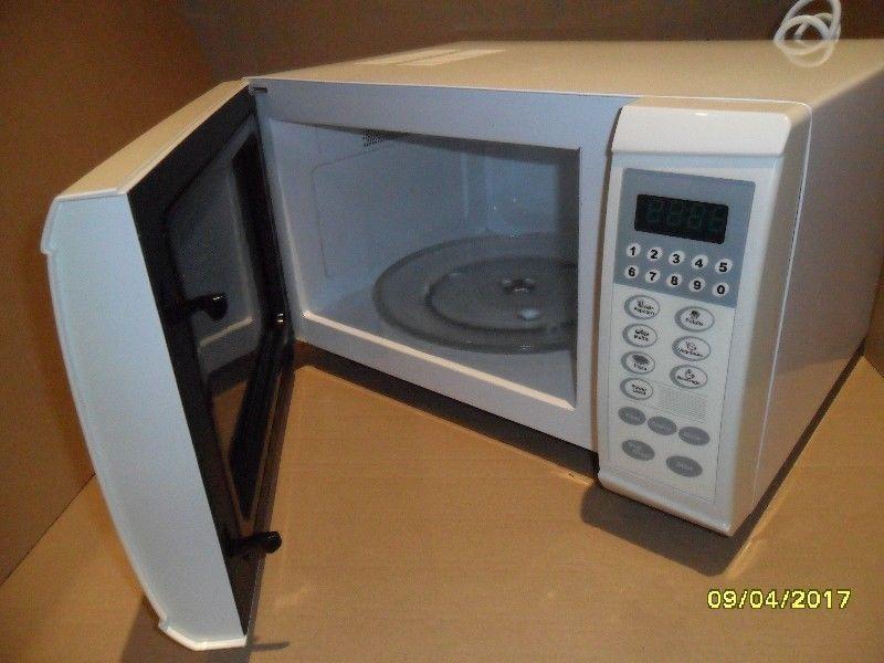Large cookworks microwave