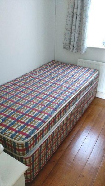 Single bed - good condition €25
