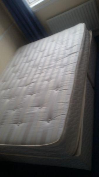 Double divan bed - Great condition!