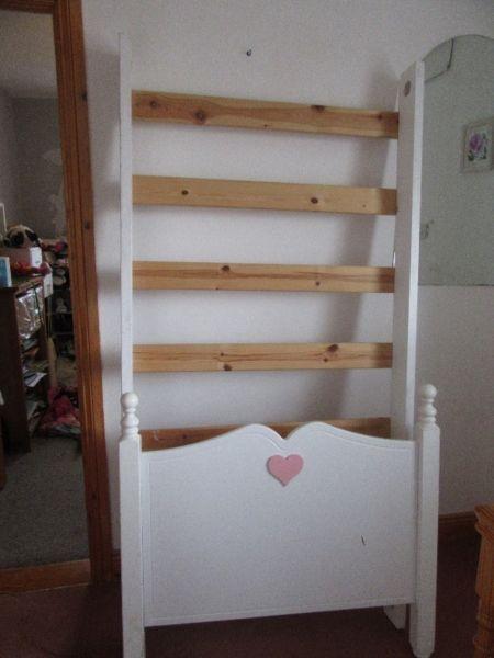 Girls bed frame with Pink love heart on headboard