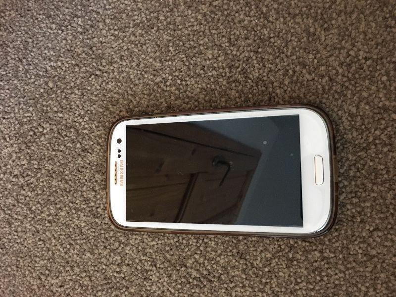 Samsung Galaxy s3 unlocked, white, with cover, unlocked