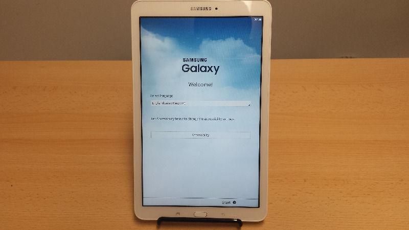 NEW Samsung Galaxy TAB E 9 inch Quad Core 8GB SALE BLACK & WHITE