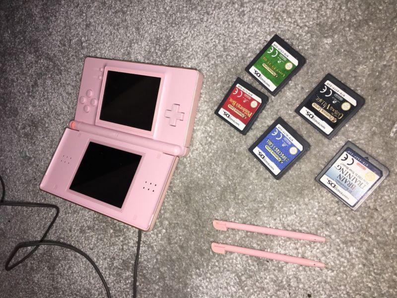 Pink Nintendo DS + 5 games