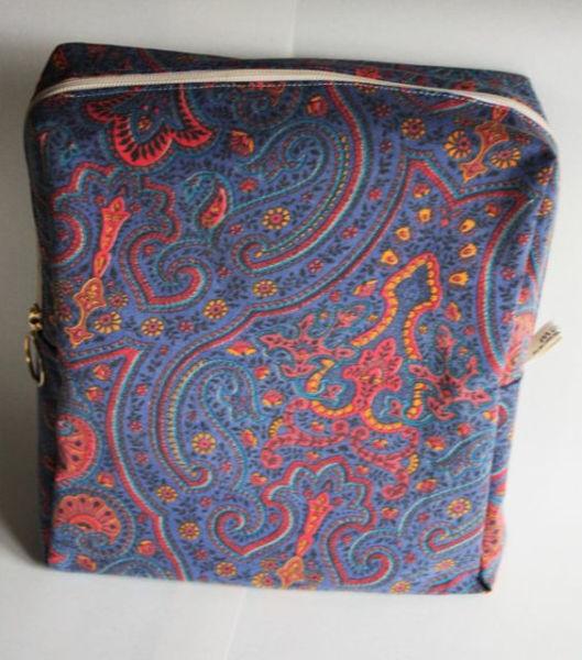 Ida toiletry pouch