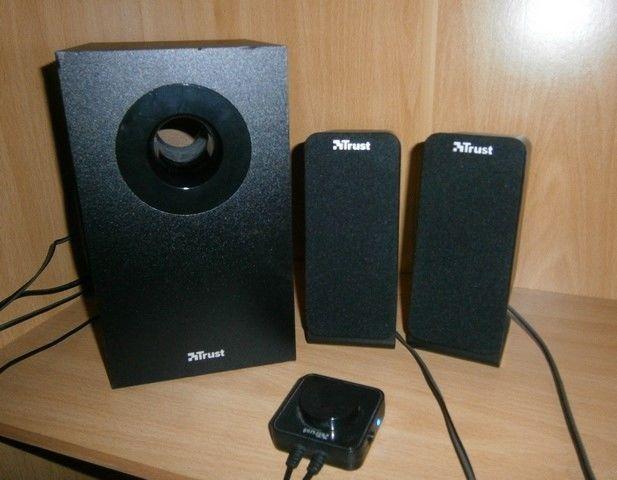 Amplifier and speakers