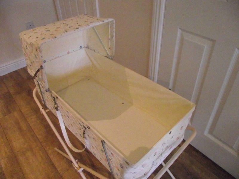 Carrycot with Stand