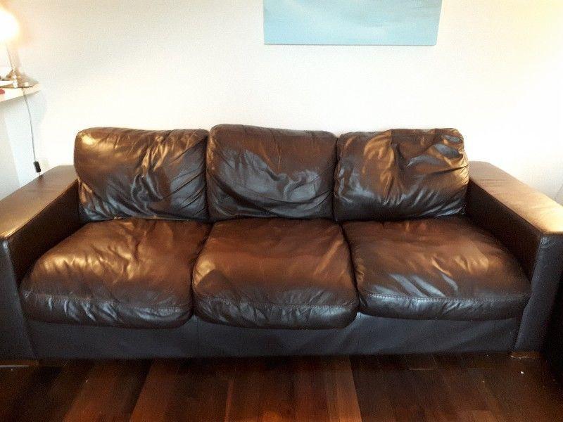 2 and 3 seater leather sofa