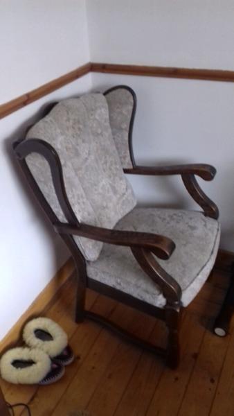2 Armchairs for sale good condition