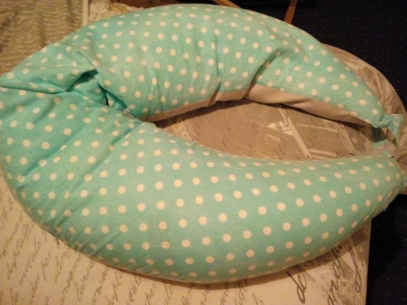 Breastfeeding/nursing pillow