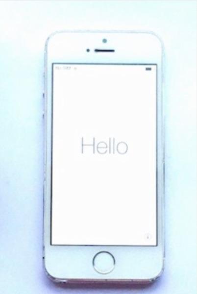 Silver/White iPhone 5s 32Gb boxed with all accessories + FREE protective case