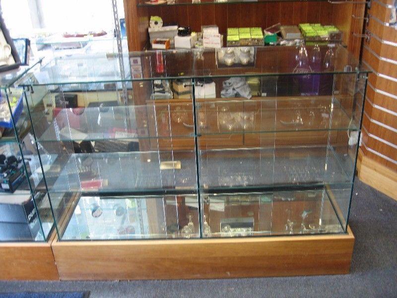 35 by 31 by 9 Inch Glass Retail Display Shelving Unit with Sliding Doors