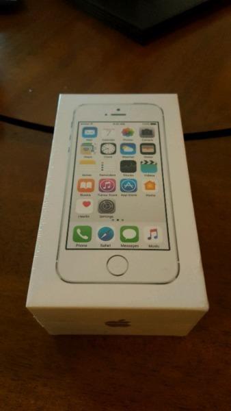 iPhone 5s 16gb Silver Eir Brand new!