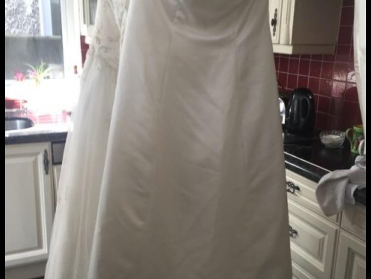 34 wedding dresses - job-lot