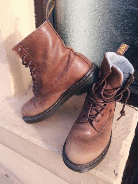 Dr Martin Boots - Brown