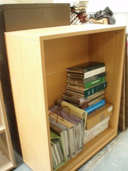 Beech bookcase with 2 shelves