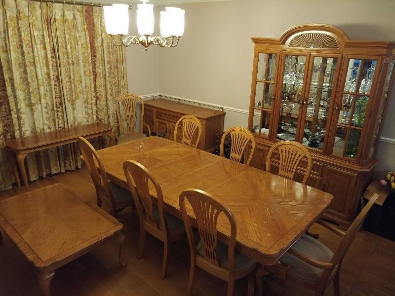 Full Dining Room Furniture Set for sale