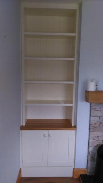 Fitted shelf unit