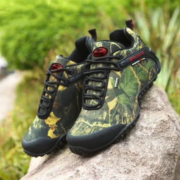 Outdoor waterproof canvas climbing boots hiking trekking shoes antiskid wearproof mountaineering