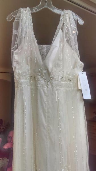 Unworn bridal dress €900