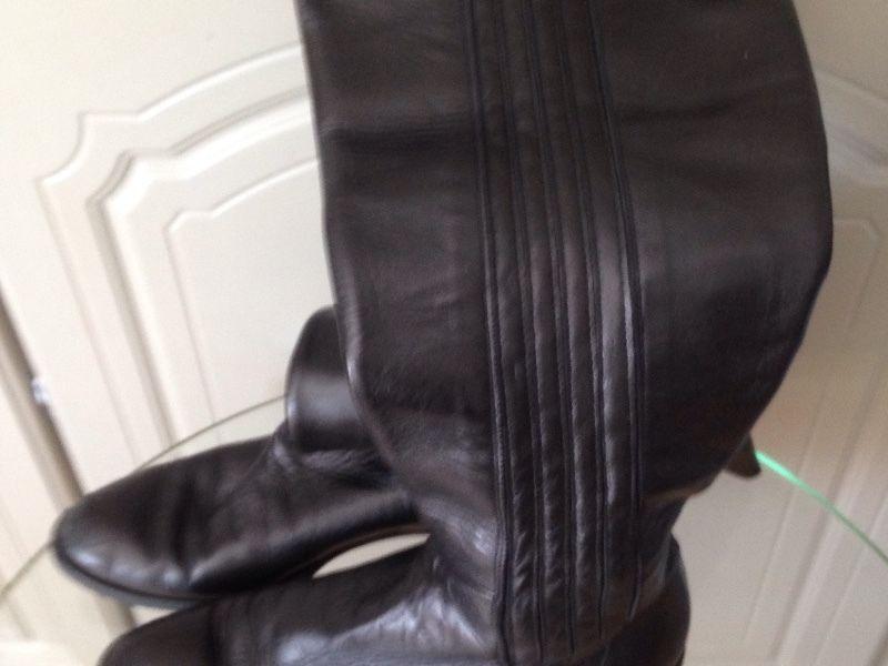 Long leather boot