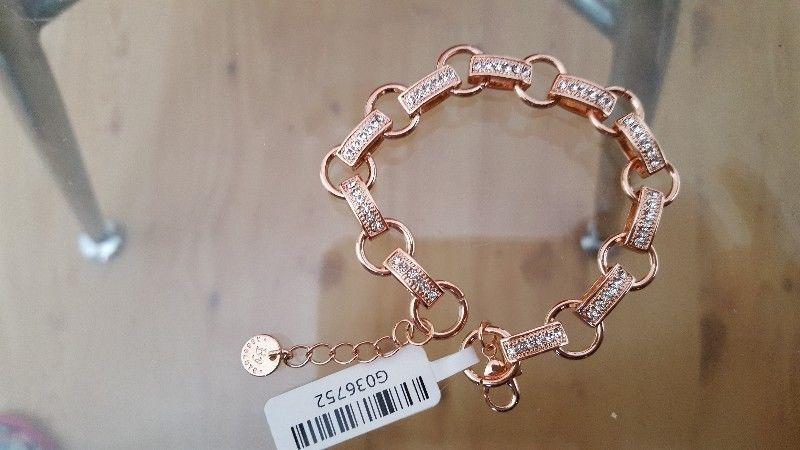 Bracelet from Absolute Jewellery Design