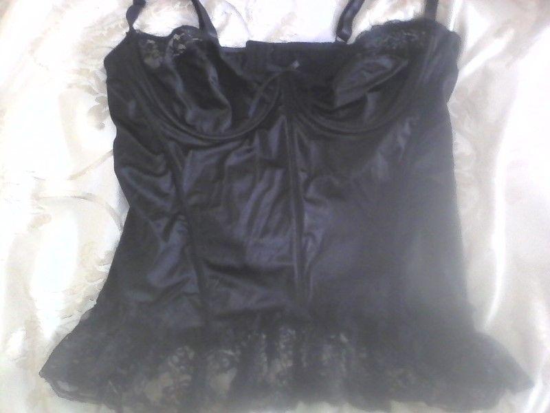 Pretty Black Basque