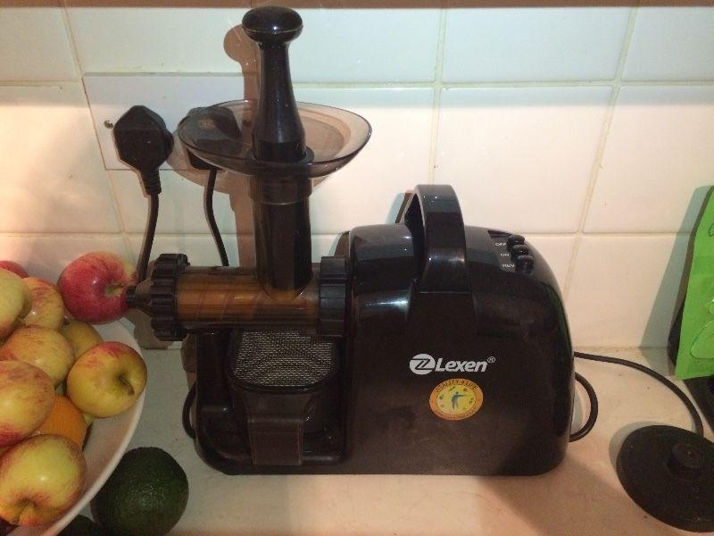 The Lexen Live Enzyme Juicer - like new 100 euro