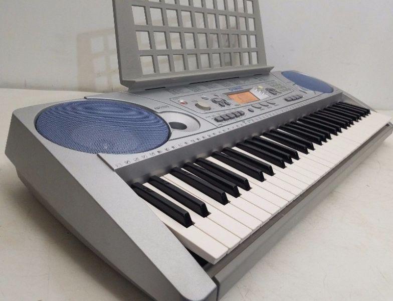 Yamaha Electronic 61-Touch Keyboard PSR-275