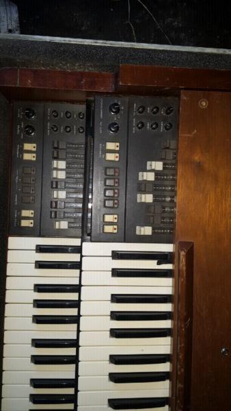 Vintage Korg bx-3 synthesiser keyboard