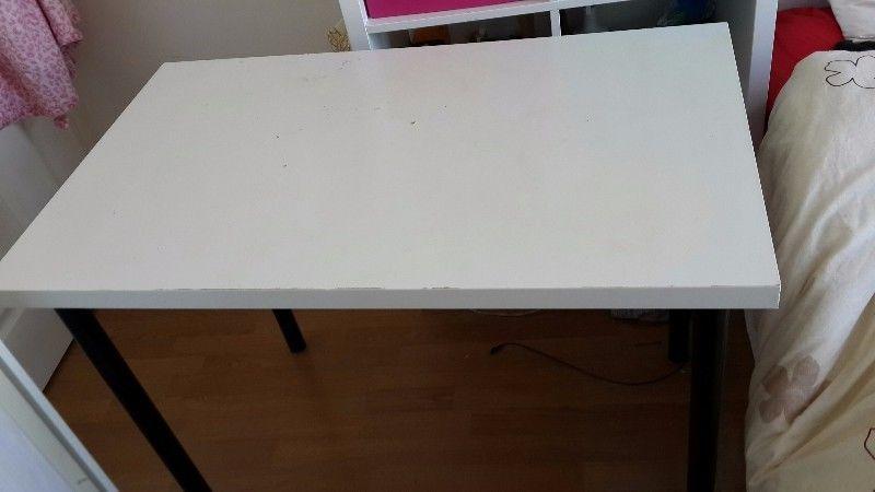 White Table and Chair- Great Condition