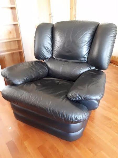 black recliner chair for sale - good condition
