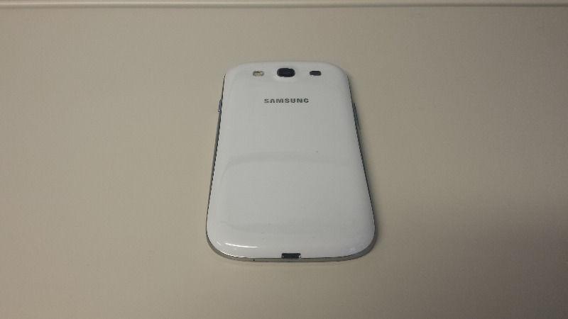 SALE Samsung Galaxy S3 in WHITE Unlocked SIM Free 3 months warranty
