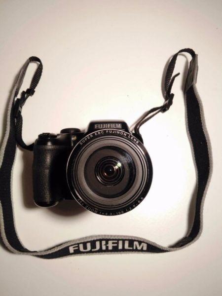 Fujfilm FinePix S8500 Ditigal Camera - Black (16.2 MP, 46x optical zoom)