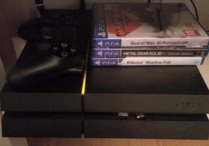 Playstation 4 1TB late 2015 with 1 controller and 3 games
