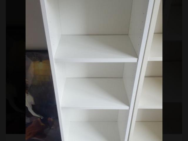 Billie bookcase white - Perfect condition!