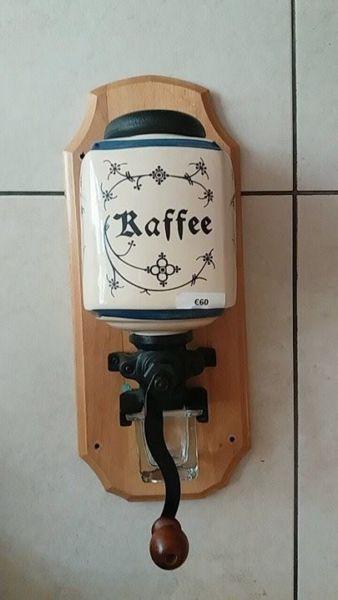 wall coffee grinder blue and white in dutch