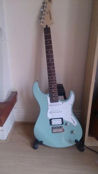 Yamaha Pacifica 112 V Electric Guitar, Sonic Blue