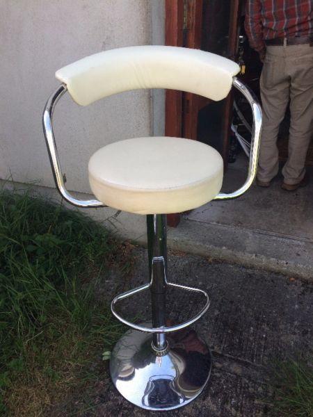 4 bar chairs for sale