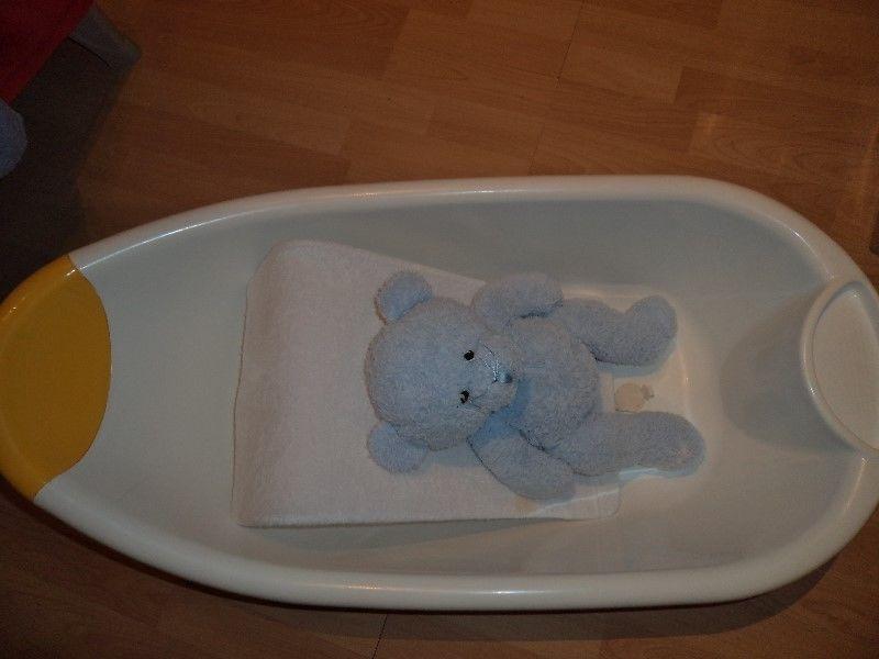 MotherCare wash-basin with soft fabric baby support