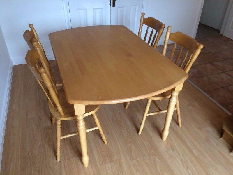 Kitchen table and 4 chairs (Pine wood) as new