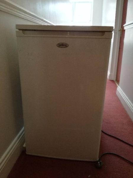 Selling a small fridge and a larger freezer for 20 euro per item
