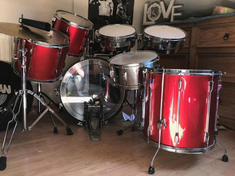 Drumkit- Pearl Export Series with extras