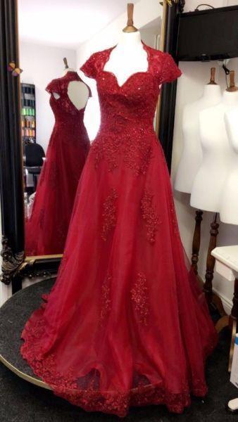 New Elegant Prom/Debs/Ball/Evening/Wedding Dress For sale
