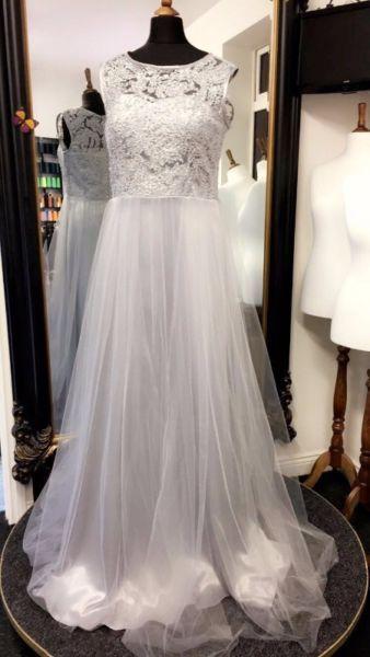 New Elegant Prom/Debs/Ball/Evening/Wedding Dress For sale